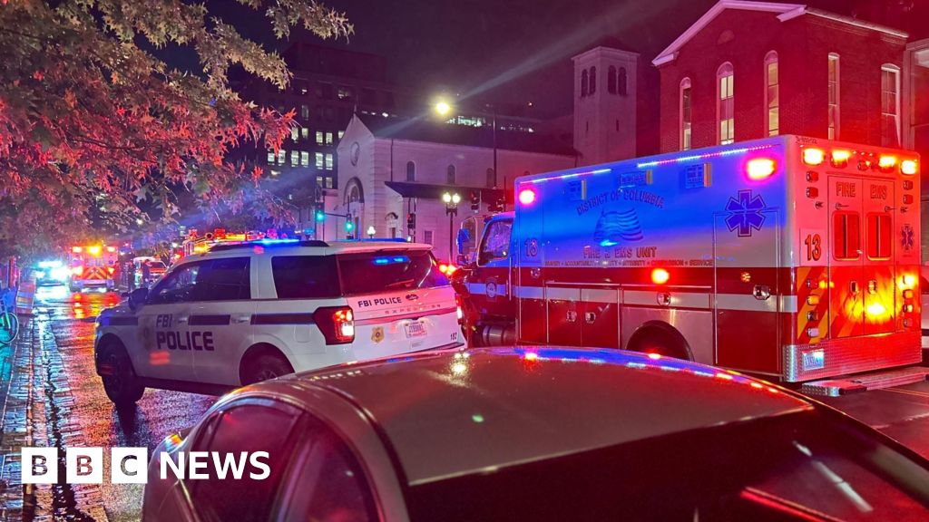 Two Israeli embassy staff shot dead at Washington DC Jewish museum